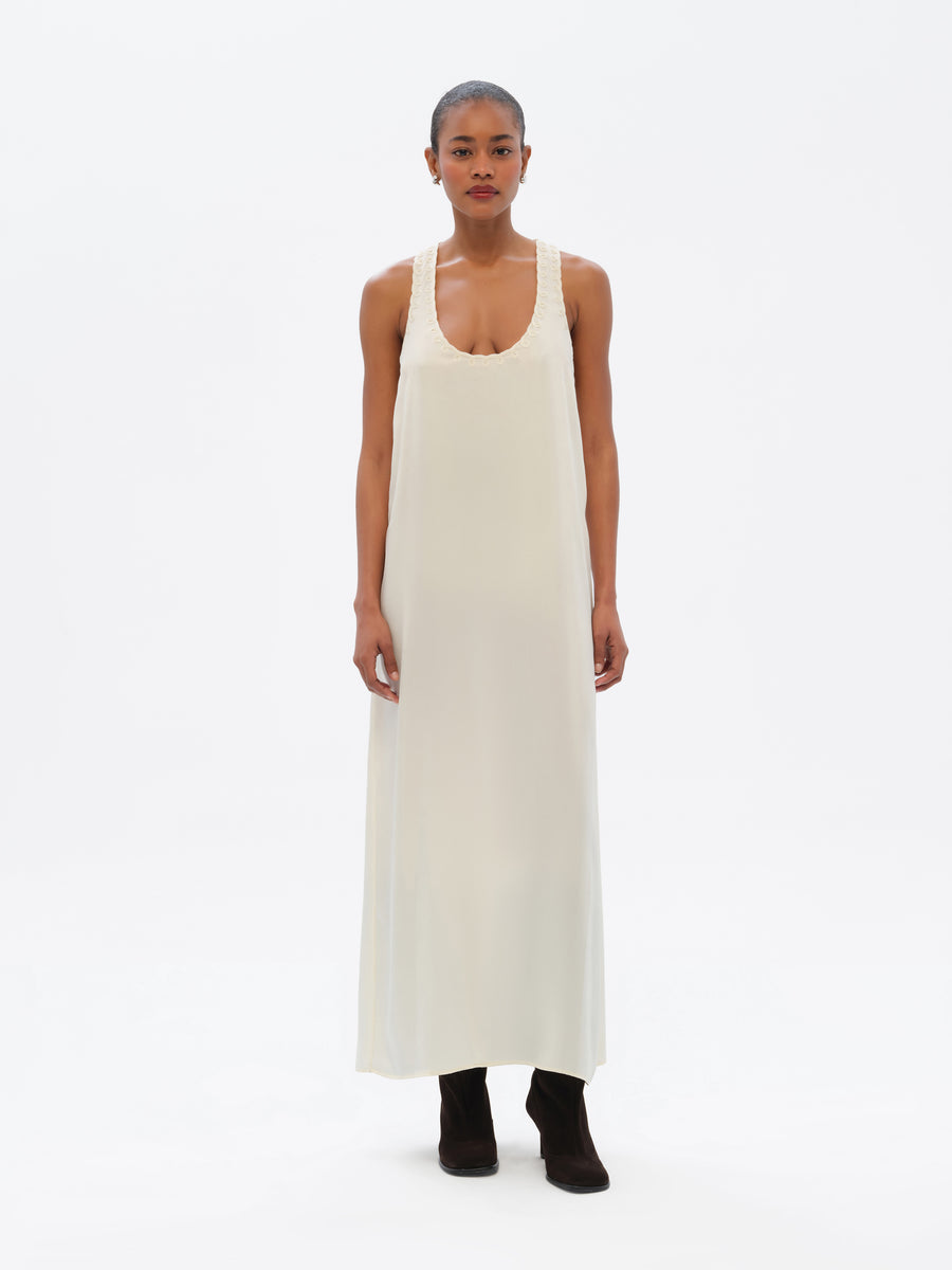 SHUN - Embroidered deep u-neck dress