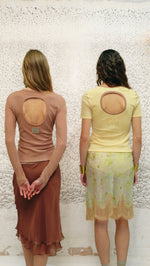 THEA - Short-sleeve top with open-back design